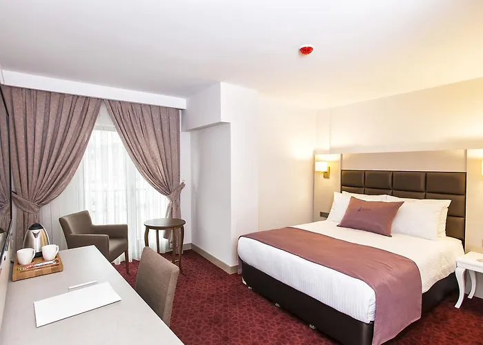 Perla Arya Hotel